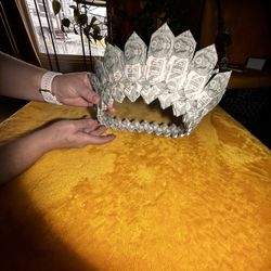 Money Crown
