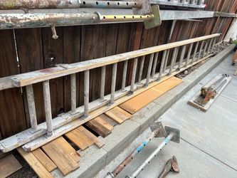 28 feet Extension Ladder