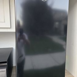 NEW Mini Refrigerator Fridge!