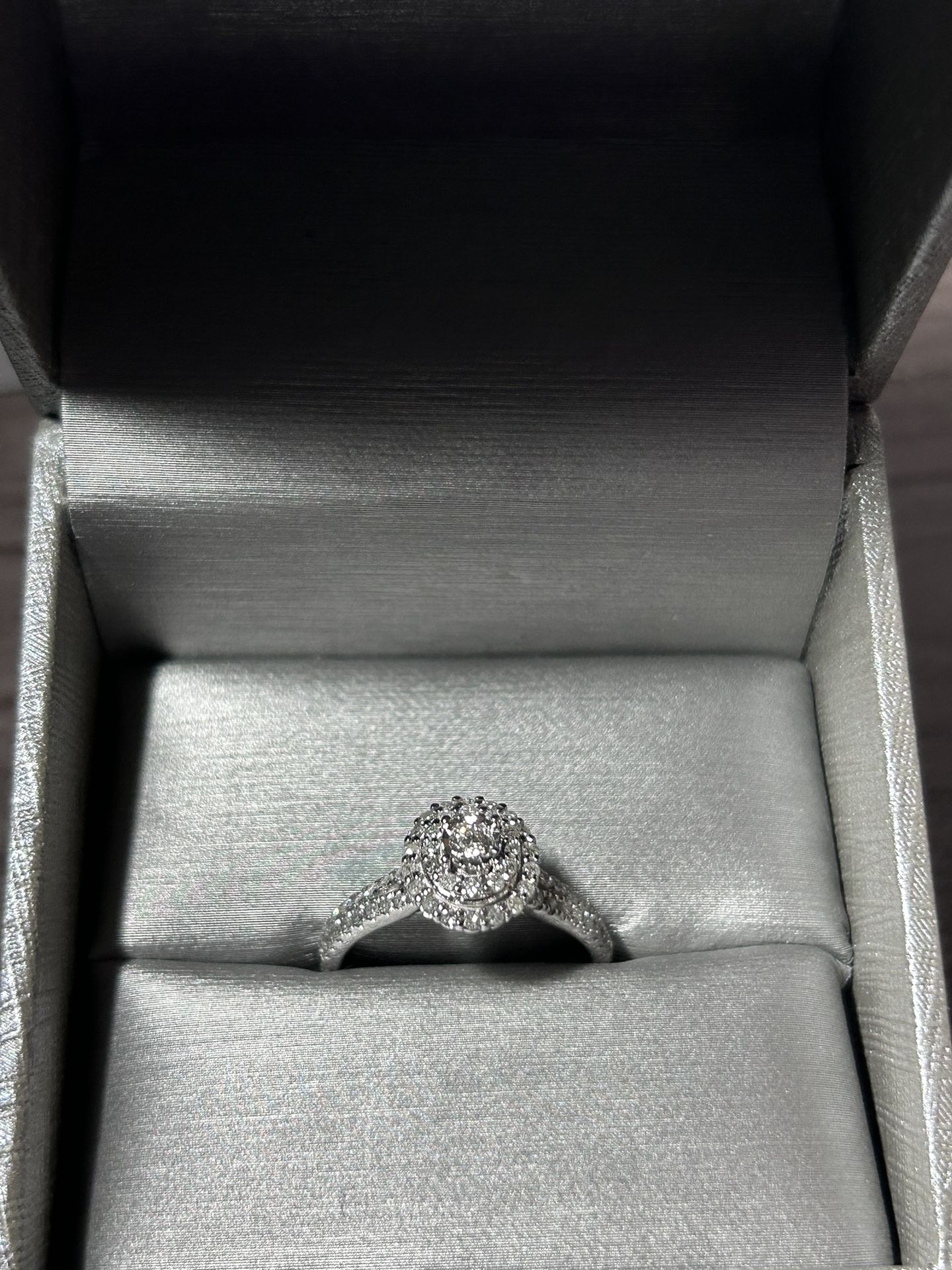 Brand New ZALES sz7 1/2 ct diamond 10k white gold engagement ring 