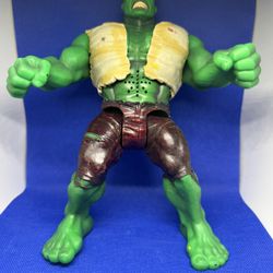 Incredible Hulk Electronic Roaring 10 Inch Action Figure from 2002 Toy Biz 