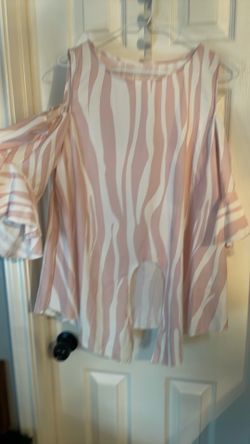 Pink/ white tiger striped cold shoulder blouse