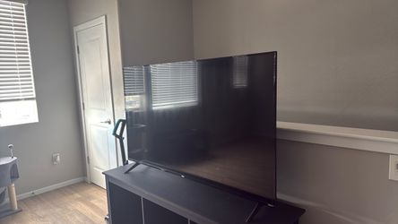 65” Roku tv