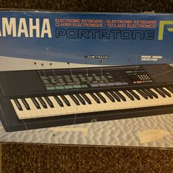Yamaha Electronic Keyboard 