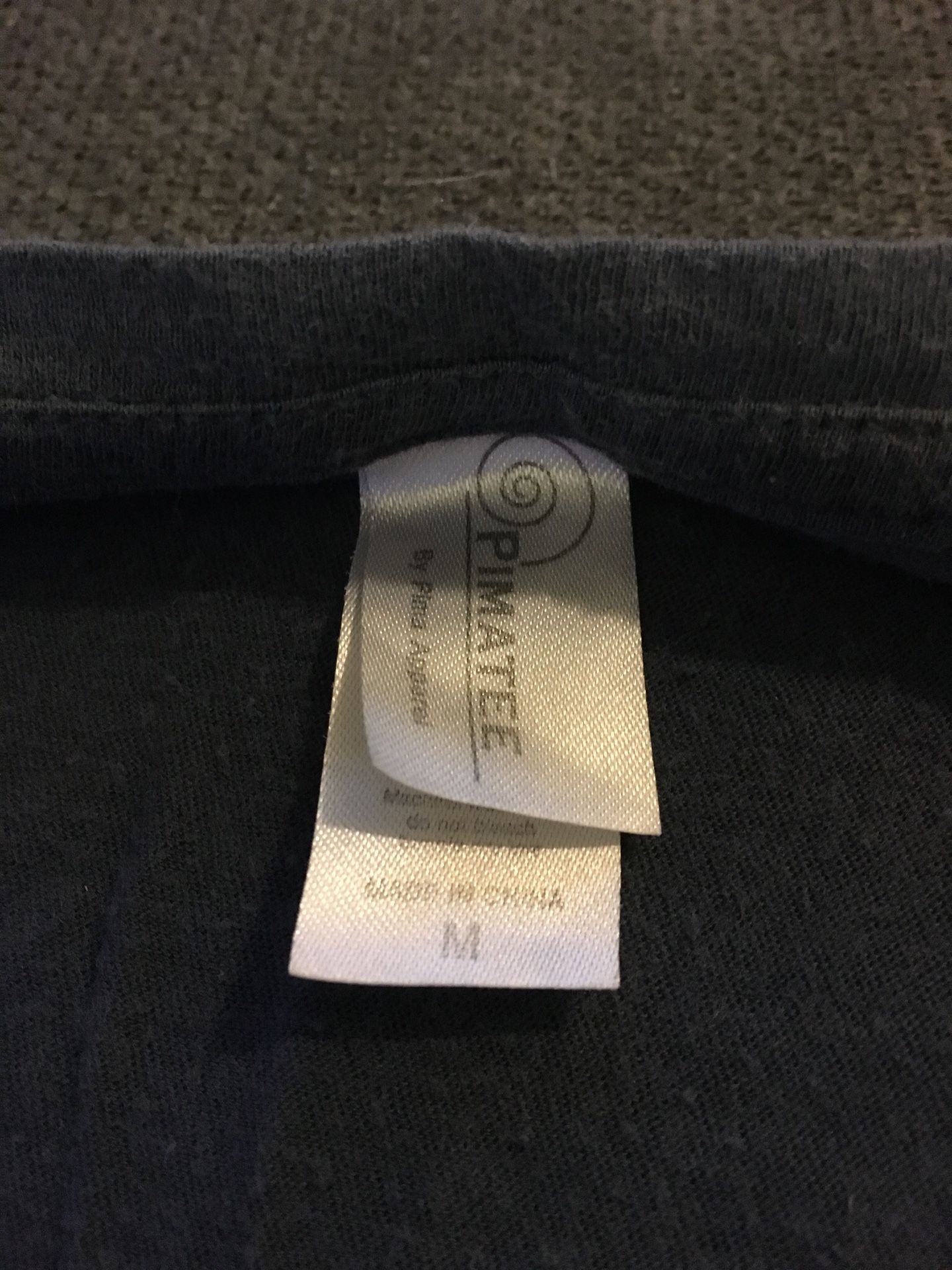 Vintage Aventura group tee