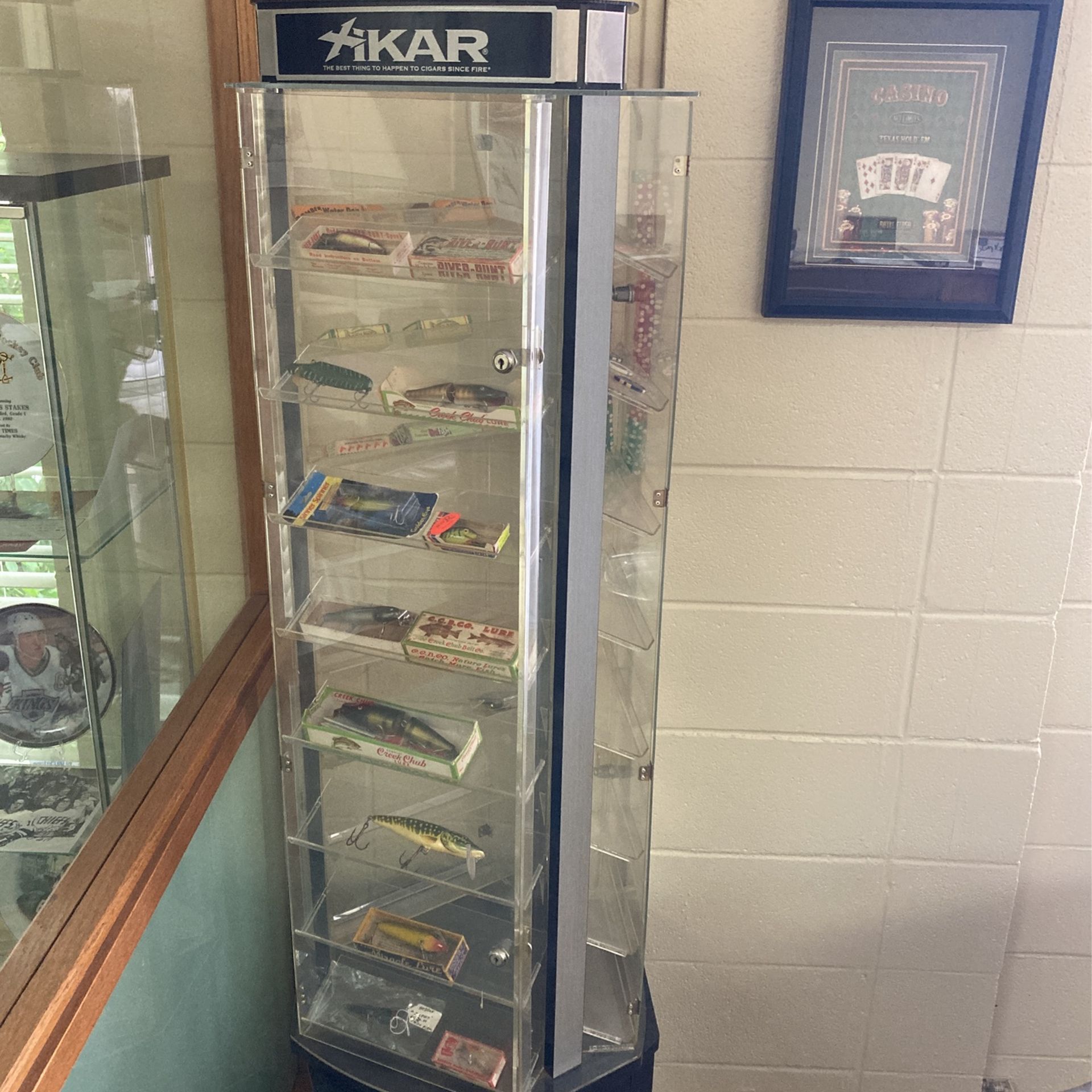 Display Case Locking Swivel Xikar Colibri