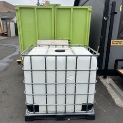 275 gallon plastic water tank $85 each series buyers