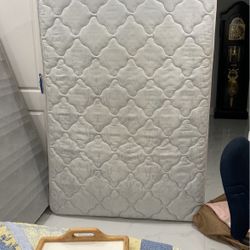 Serta Double Mattress And Box spring 