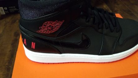 AIR JORDAN 1 MID SIZE 13