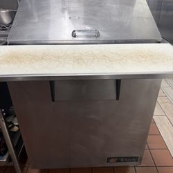 True commercial 27” mega top sandwich table