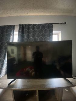 Samsung 50” 4K UHD Smart TV – UN50NU6900 – Works Great