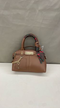 Steve Madden purse. Item No 882 (Shopgoodwill)