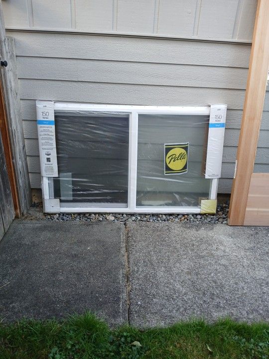 PELLA WINDOW