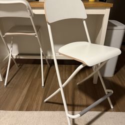 White, folding bar stools