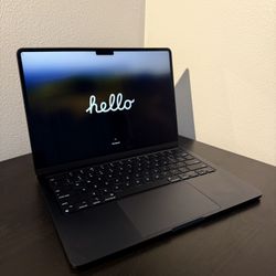 Macbook Air 2022 (Like New)