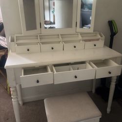 Off white Tri Colored Vanity And Stool