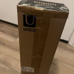 umbra bathroom shelving- set of 2