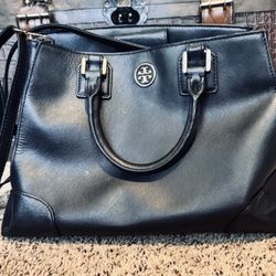 Tory Burch Robinson Double Zip Tote in black