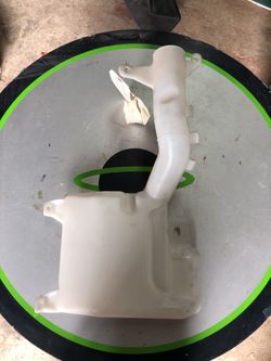 CHRYSLER 200,AVENGER , SEBRING WINDSHIELD WASHER TANK