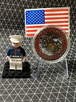 US MARINE custom Mini Fig With Challenge Coin