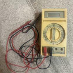 Beckman Industrial 310 Digital Multimeter With Cables 