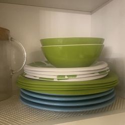 Plates & dishes