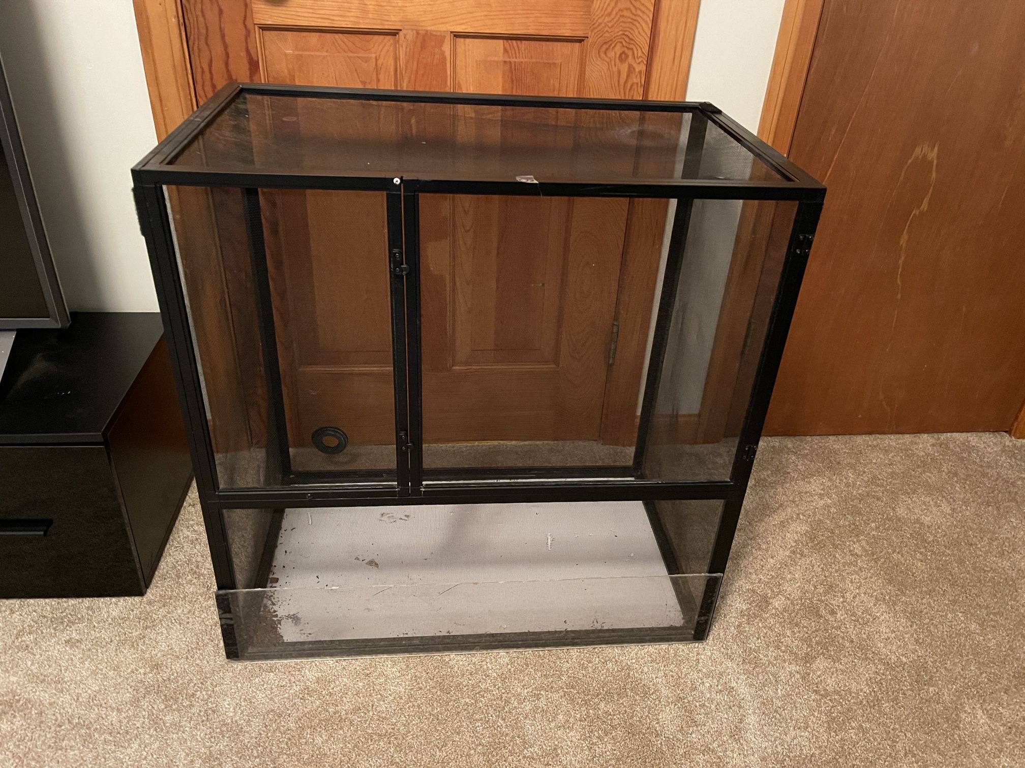 Screen cage
