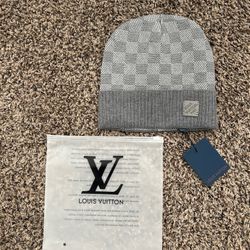LV Beanie ( Brandnew With Tags)