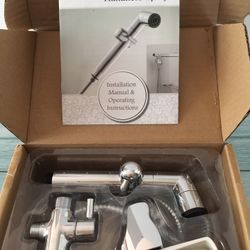 Bidet w/Handheld Sprayer 