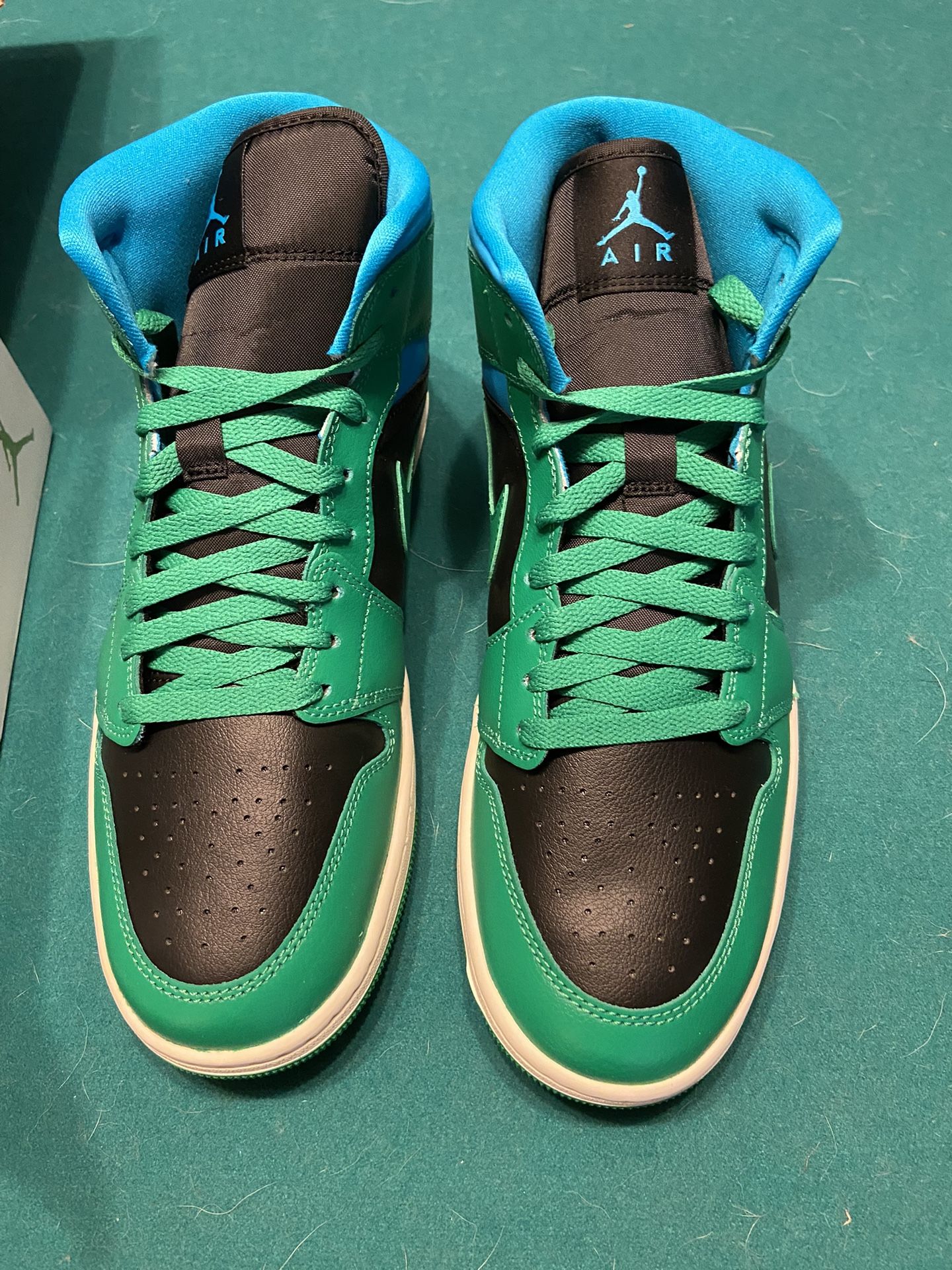 Air Jordan 1 Mid Wmns Sz 11 Fits Men Sz 9.5