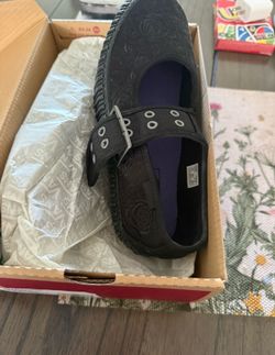 Size 5.5 Vans Mary Jane creeper in spooky black