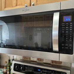 Whirlpool Gold  2.1 Cu ft 1000 Watts Over The Range Microwave 