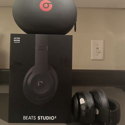 Beats Studio3 Wireless Noise Cancelling Over-Ear Headphones - Matte Black