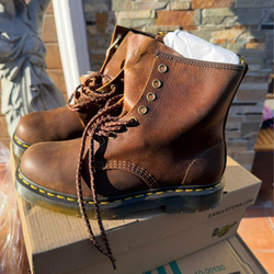 Dr martens non slip resistance MEN SIZE 7