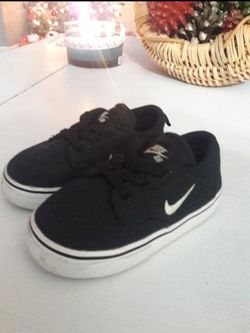 BOYS NIKE 6C