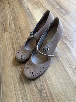 Comfort Block Heel Mary Jane Shoes — Brown / Beige