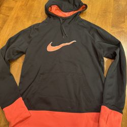 Woman’s Nike Therma Fit Hoodie Shipping Available 