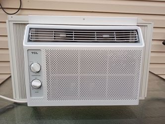 5000 BTU Window AC look at video and pictures it works