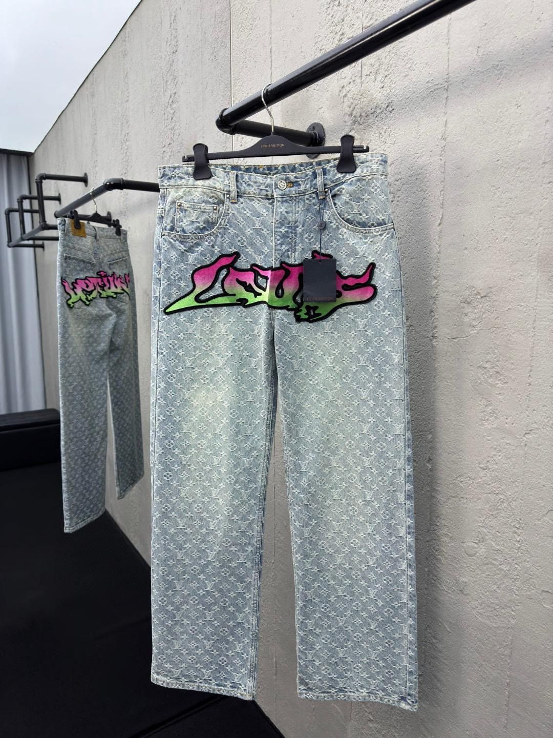 Louis Vuitton Pants