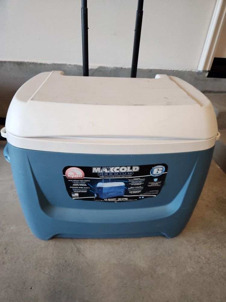 Cooler/ Ice Chest/ Wheeled Cooler 62 Quart For Outdoors/ Beach