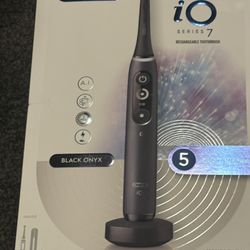 Oral B Io 7 
