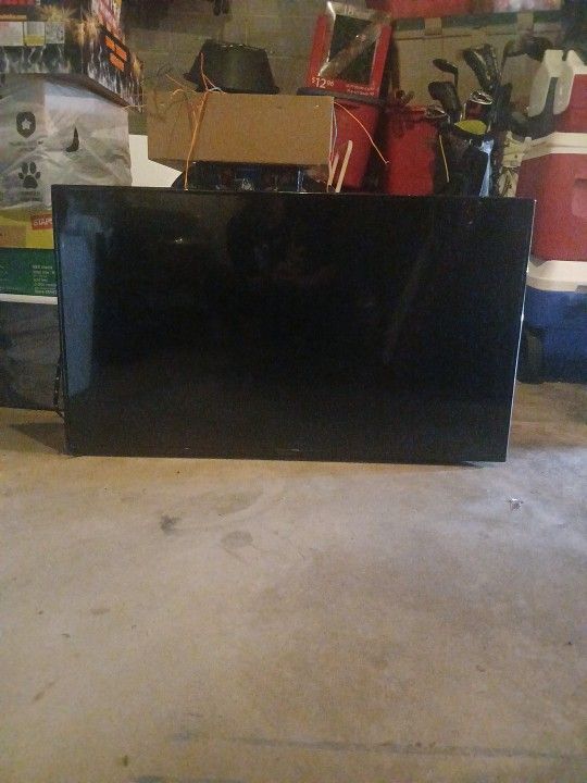 38' LCD Flat Screen Tv