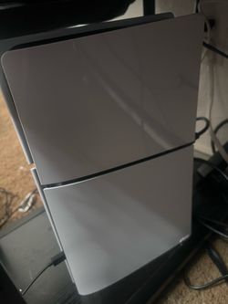 PS5 Slim W/controllers
