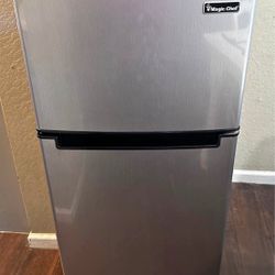 Apt Size Refrigerator 