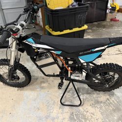 2024  Pro Spec Dirt Bike. In Great Condition With Upgrades
