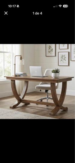 Moronia 63 in Executive Desk