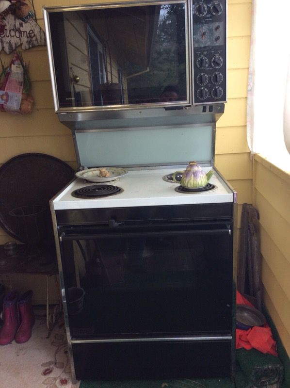 Tappan stove with double oven