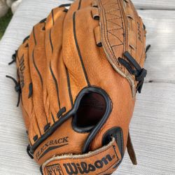 Wilson A2505 Softball Glove Size 13.5 