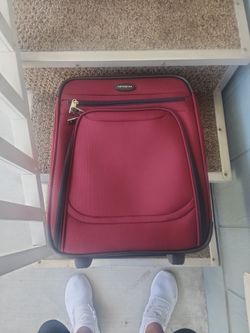 Samsonite carry on bzag