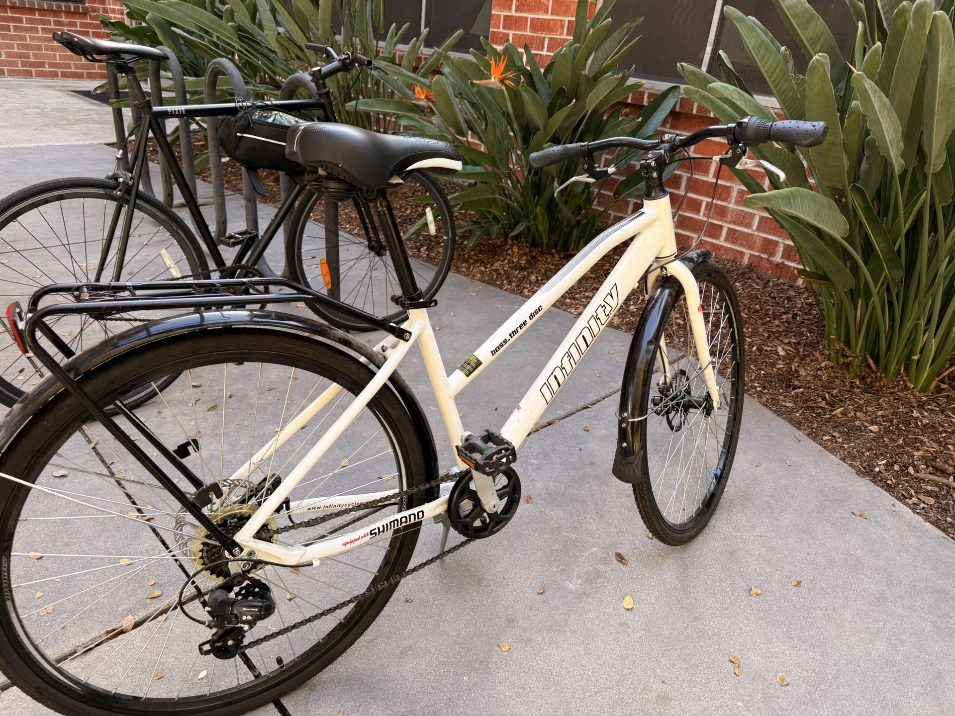 Bike Infinity 3 Disk Hybrid Bike